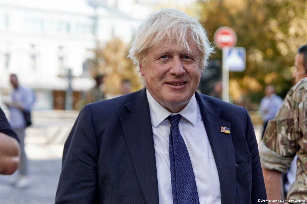 L'ANCIEN PREMIER MINISTRE BRITANNIQUE BORIS JOHNSON DEVIENT PRÉSENTATEUR DE TÉLÉVISION