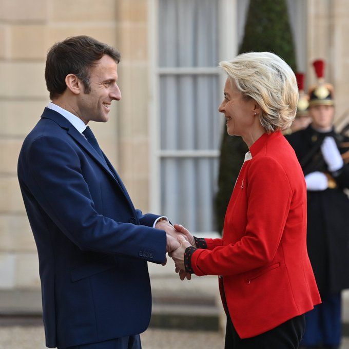 EMMANUEL MACRON ANNONCE QUE LA PRÉSIDENTE DE LA COMMISSION EUROPÉENNE LE REJOINDRA LORS DE SA VISITE EN CHINE