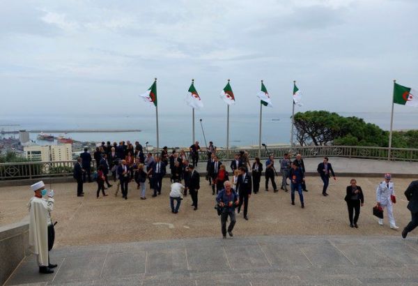 L'ALGÉRIE ORDONNE L'EXPULSION DU PERSONNEL DE L'AMBASSADE DE FRANCE POUR VIOLATION DU PROTOCOLE DIPLOMATIQUE