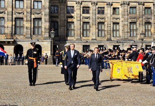 EMMANUEL MACRON SE REND AUX PAYS-BAS APRÈS QUE SES COMMENTAIRES SUR LA CHINE ONT FAIT DES VAGUES