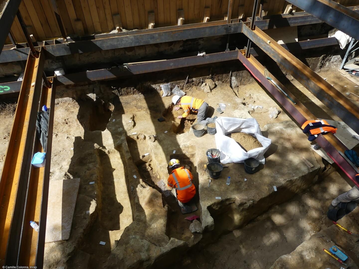 UNE ANCIENNE NÉCROPOLE MISE AU JOUR À PARIS, PRÈS DE LA GARE "PORT ROYAL" DU RER B