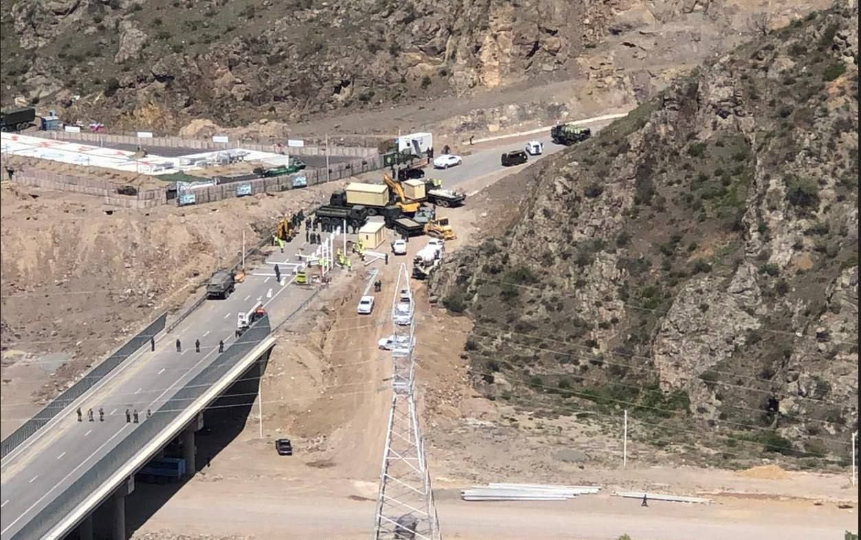 L'AZERBAÏDJAN INSTALLE UN POSTE DE CONTRÔLE À LA FRONTIÈRE AVEC L'ARMÉNIE À L'ENTRÉE DE LA ROUTE DE LACTHINE