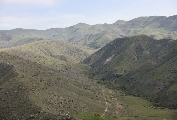 DES MILITANTS AZERBAÏDJANAIS METTENT FIN À LEURS MANIFESTATIONS AU KARABAKH ALORS QUE BAKOU INSTALLE UN POSTE DE CONTRÔLE  SUR LA ROUTE LATCHINE-KHANKENDI