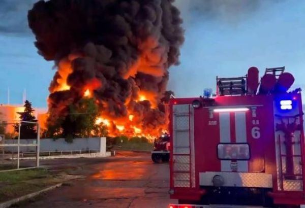 RUSSIE-UKRAINE: UN DRONE PROVOQUE UN INCENDIE DANS UN RÉSERVOIR DE PÉTROLE EN CRIMÉE