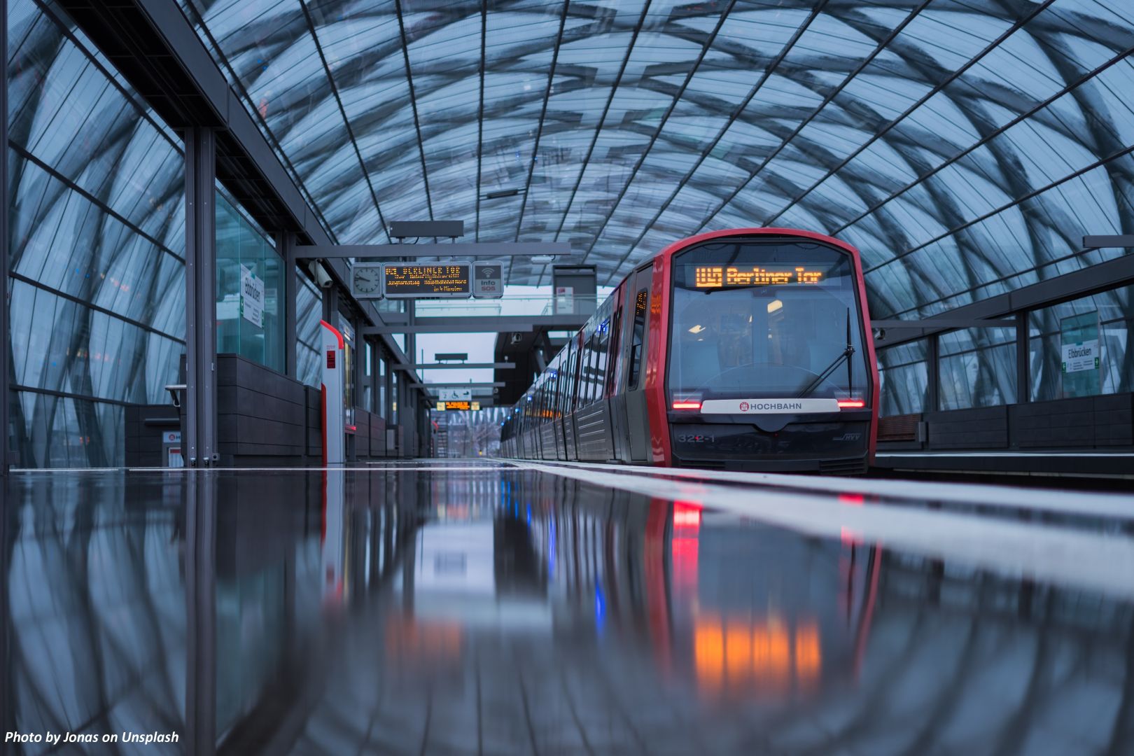 L'ALLEMAGNE ÉCARTE UNE GRÈVE DES TRAINS DE 50 HEURES