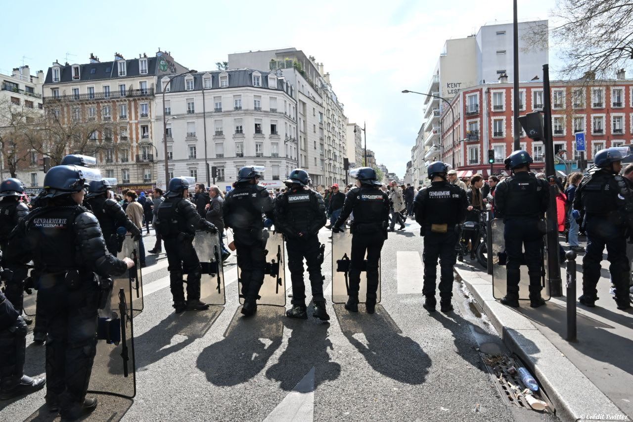RÉFORMES DES RETRAITES EN FRANCE: PLUS DE 100 POLICIERS BLESSÉS LORS DES MANIFESTATIONS DU 1ER MAI