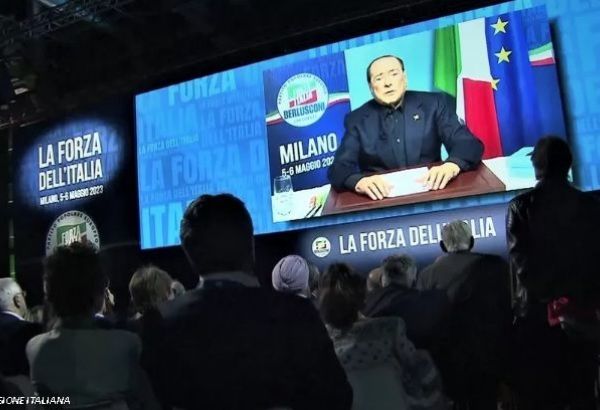 SILVIO BERLUSCONI, L'EX-PM ITALIEN, ENVOIE UN MESSAGE VIDÉO À SON PARTI FORZA DEPUIS L'HÔPITAL