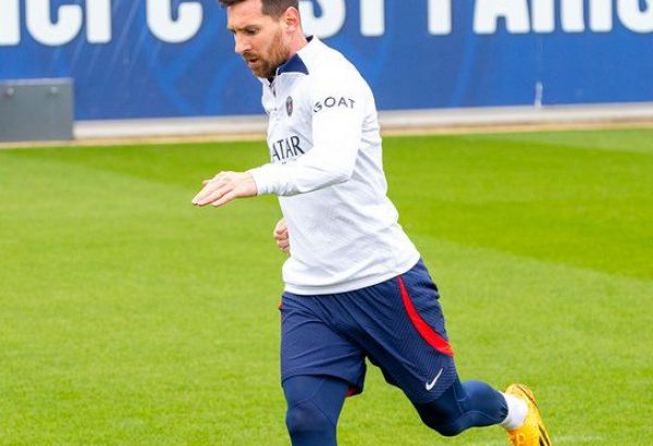 MESSI RETOURNE À L'ENTRAÎNEMENT DU PSG APRÈS SA SUSPENSION POUR SON VOYAGE EN ARABIE SAOUDITE