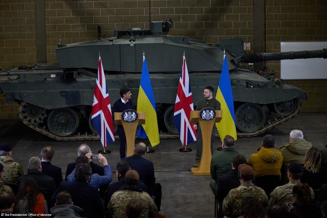 INVASION RUSSE: LE ROYAUME-UNI CONFIRME LA FOURNITURE DE MISSILES À LONGUE PORTÉE STORM SHADOW À L'UKRAINE