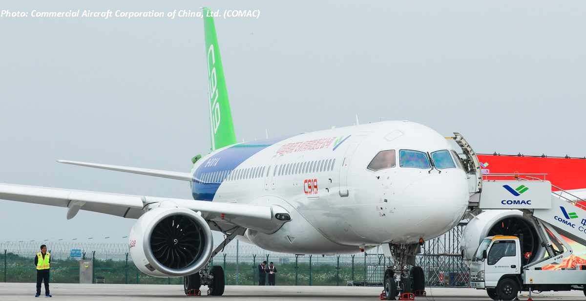 LE PREMIER AVION DE LIGNE FABRIQUÉ EN CHINE EFFECTUE SON PREMIER VOL COMMERCIAL