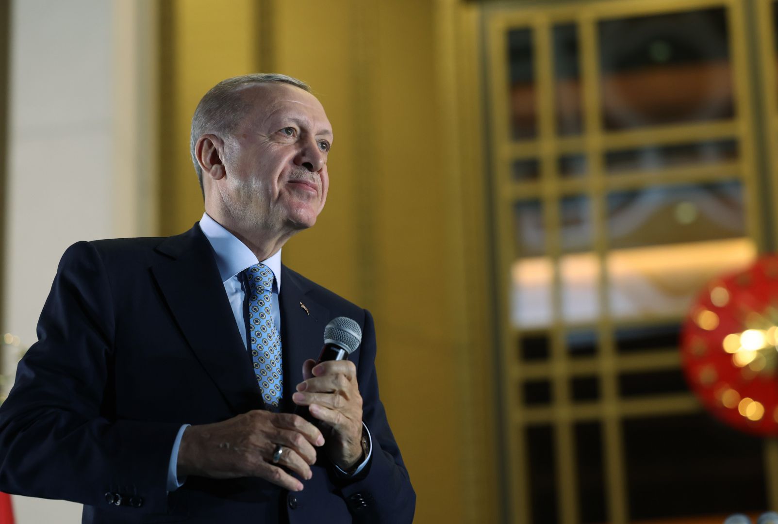 LES DIRIGEANTS DU MONDE ENTIER, DONT EMMANUEL MACRON, FÉLICITENT LE PRÉSIDENT TURC RECEP TAYYIP ERDOGAN POUR SA RÉÉLECTION