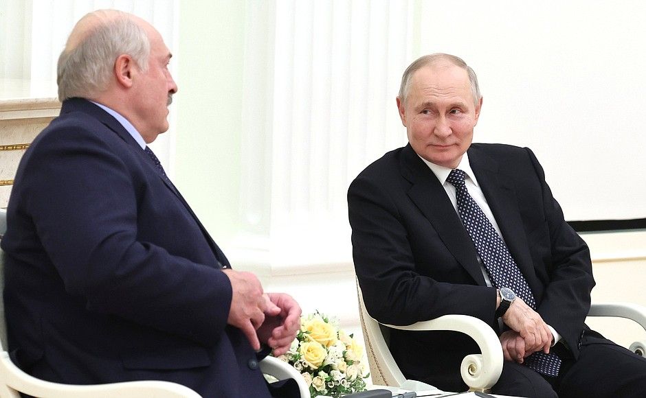 POUTINE ET LOUKACHENKO DISCUTENT DE LA COOPÉRATION EN MATIÈRE DE DÉFENSE À MINSK