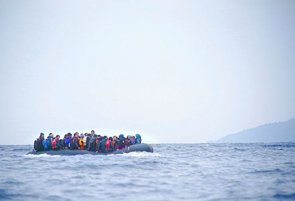 SIX PERSONNES MEURENT DANS LE NAUFRAGE D'UN BATEAU DE MIGRANTS DANS LA MANCHE