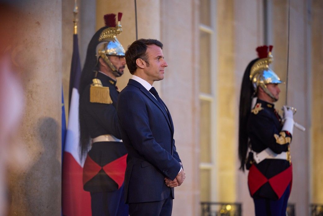EMMANUEL MACRON AFFIRME QUE L'AMBASSADEUR DE FRANCE SOIT "LITTÉRALEMENT PRIS EN OTAGE" AU NIGER