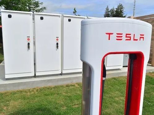 TESLA CONSTATE DES LIVRAISONS RECORD APRÈS LES BAISSES DE PRIX