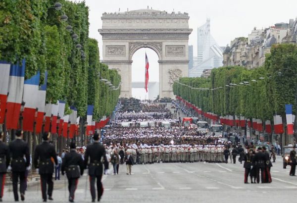 LA FRANCE INTERDIT L'ACHAT DE FEUX D'ARTIFICE POUR LA FÊTE DE LA BASTILLE