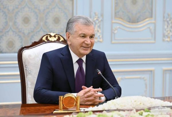 LE PRÉSIDENT DE L'OUZBÉKISTAN SE REND EN RUSSIE