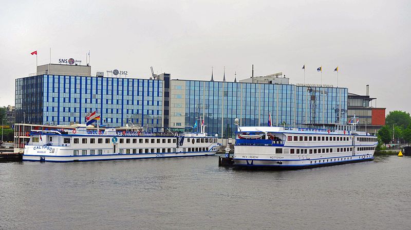 AMSTERDAM INTERDIT LES BATEAUX DE CROISIÈRE POUR LIMITER LE NOMBRE DE VISITEURS ET RÉDUIRE LA POLLUTION