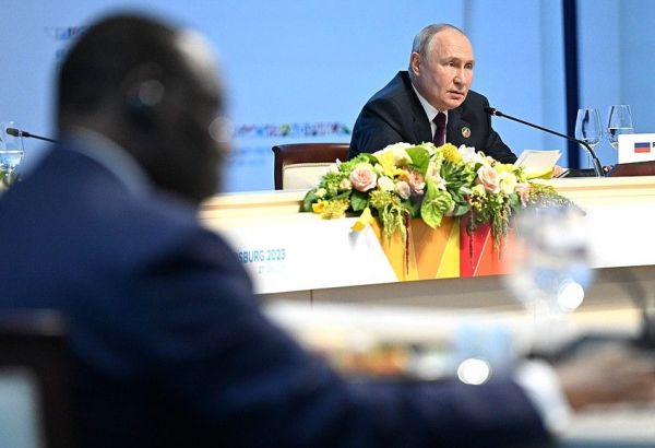 GUERRE EN UKRAINE : POUTINE CONFIRME QUE LA RUSSIE NE REJETTE PAS LES POURPARLERS DE PAIX