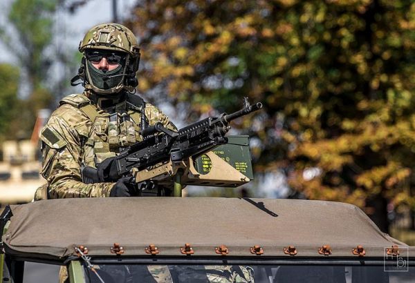 LA POLOGNE PRÉVOIT D'ENVOYER JUSQU'À 10 000 SOLDATS À SA FRONTIÈRE AVEC LE BELARUS