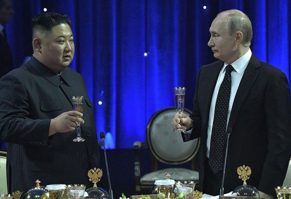 LE PRÉSIDENT NORD-CORÉEN KIM ET LE PRÉSIDENT RUSSE POUTINE ÉCHANGENT DES LETTRES DANS LESQUELLES ILS S'ENGAGENT À RENFORCER LEURS LIENS.