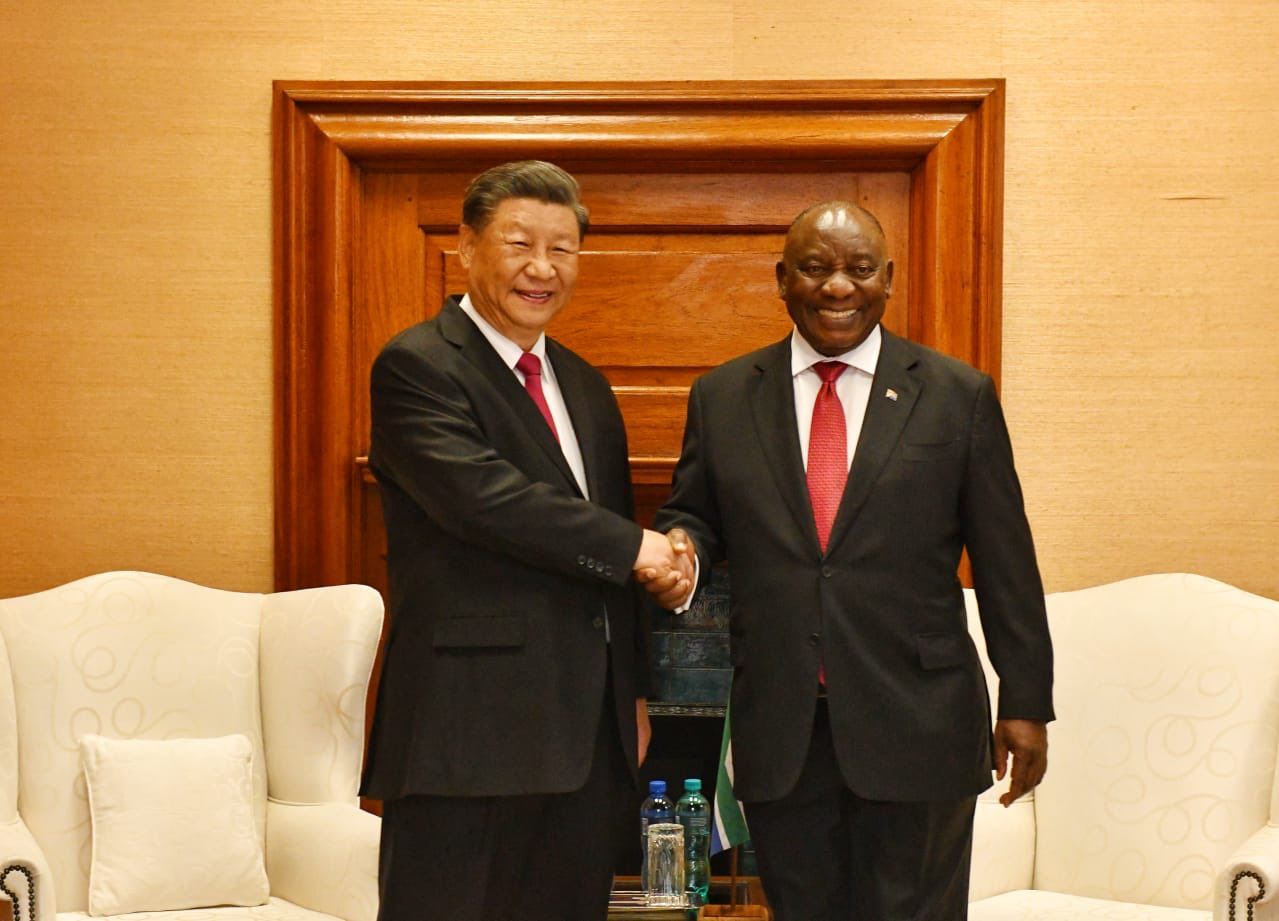 LE PRÉSIDENT SUD-AFRICAIN RAMAPHOSA ACCUEILLE LE PRÉSIDENT CHINOIS XI AVANT LE SOMMET DES BRICS