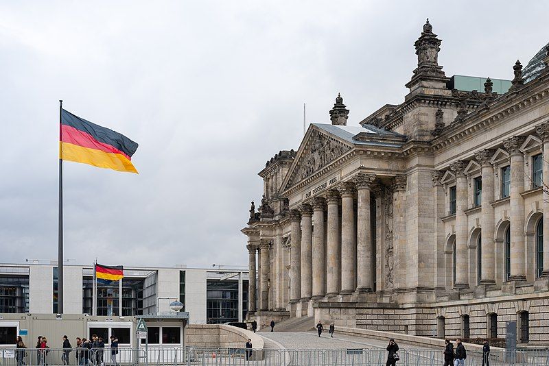 L'ALLEMAGNE ASSOUPLIT LES LOIS SUR LA CITOYENNETÉ POUR OUVRIR LA VOIE À LA DOUBLE NATIONALITÉ