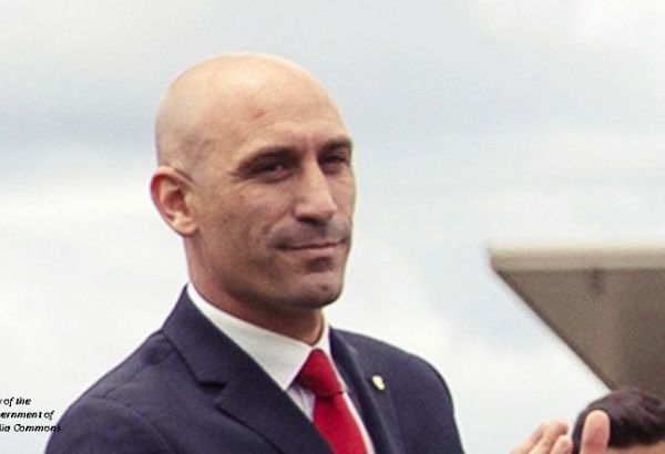 BAISER FORCÉ À JENNY HERMOSO : LA FIFA EXCLUT LUIS RUBIALES POUR TROIS ANS