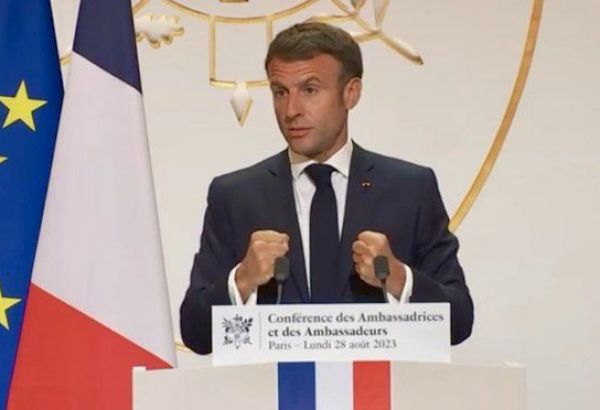 L'AMBASSADEUR FRANÇAIS RESTERA AU NIGER MALGRÉ L'ULTIMATUM, DÉCLARE EMMANUEL MACRON