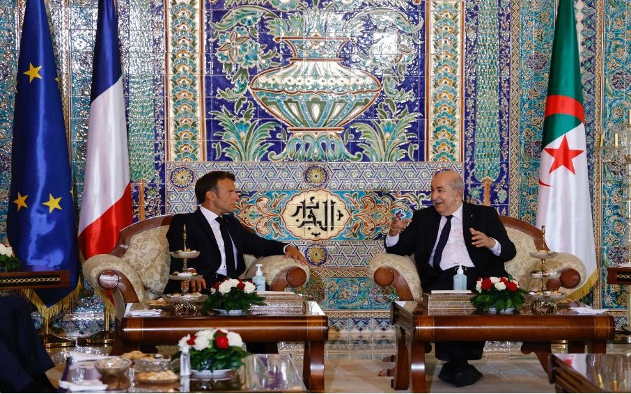 LA FRANCE ET L'ALGÉRIE AU BORD DE LA RUPTURE