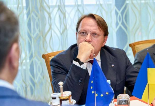 LE COMMISSAIRE EUROPÉEN CHARGÉ DU VOISINAGE SE REND EN TURQUIE