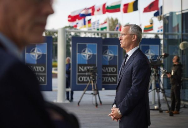 LE CHEF DE L'OTAN EXHORTE LES ALLIÉS À "MAINTENIR LE CAP" DANS LEUR SOUTIEN À L'UKRAINE