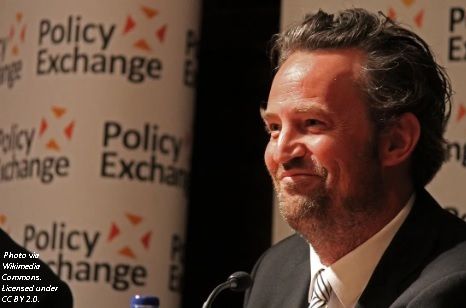 MATTHEW PERRY, ACTEUR CONNU POUR "FRIENDS", MEURT À L'ÂGE DE 54 ANS