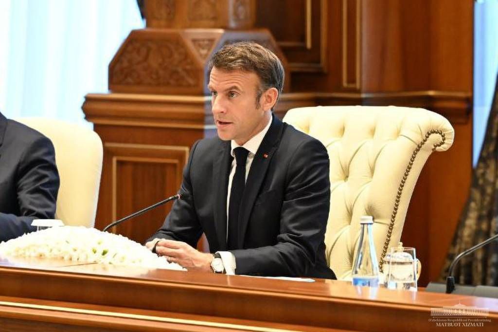 INVASION RUSSE : « LA PAIX NE PEUT PAS SIGNIFIER LA CAPITULATION DE L’UKRAINE », PRÉVIENT MACRON