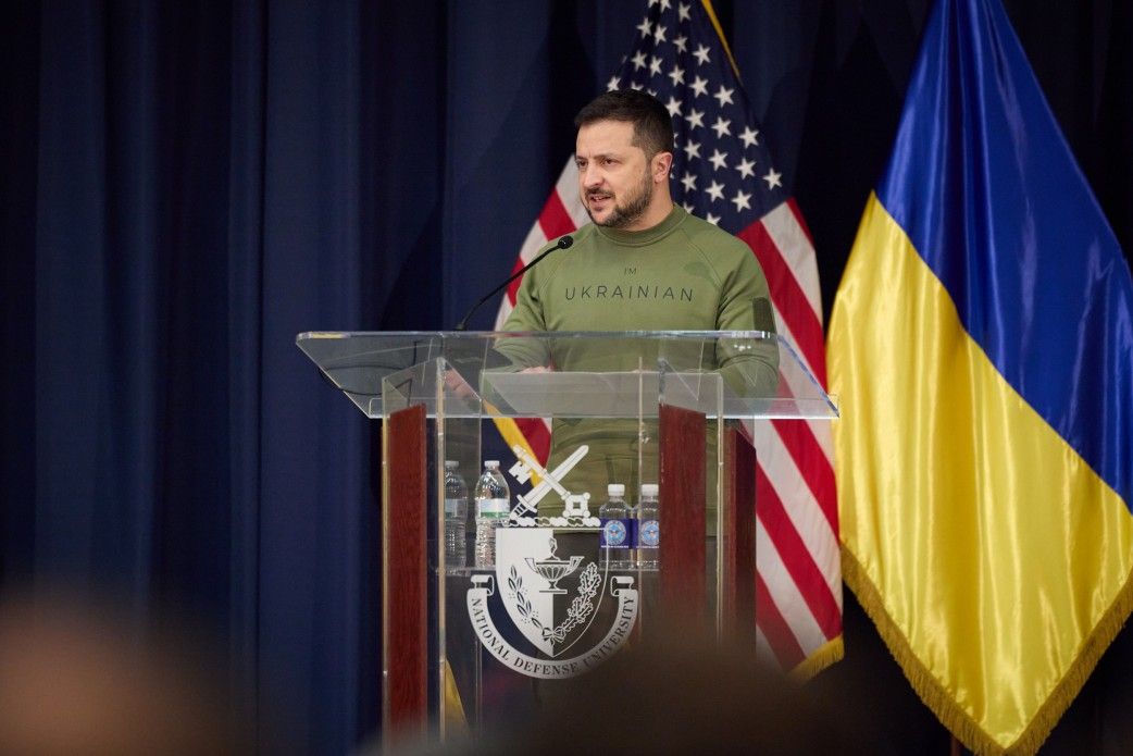 ZELENSKY SOUHAITE UN "PARAPLUIE DE L'OTAN" POUR LE CESSEZ-LE-FEU ENTRE L'UKRAINE ET LA RUSSIE