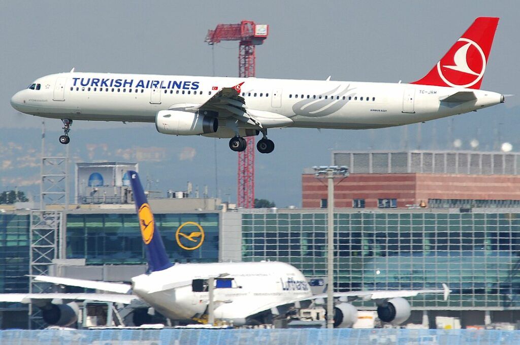 Turkish Airlines annonce une commande géante de 355 Airbus, dont des options