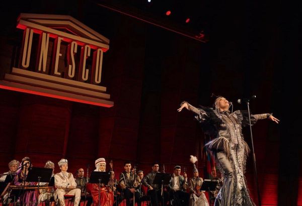 GRAND CONCERT DE MUSIQUES ET DANSES DU MONDE TURCIQUE À L'UNESCO