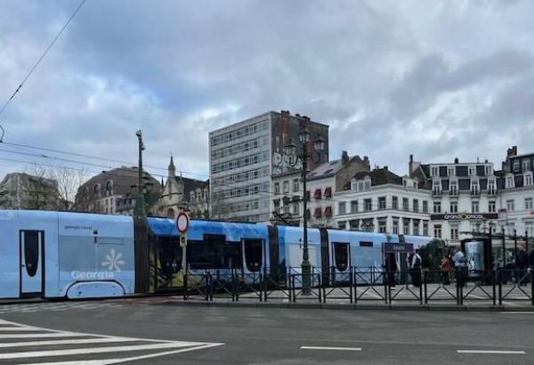 LES TRANSPORTS PUBLICS ET LES AÉROPORTS DE BRUXELLES AFFICHENT DES BANNIÈRES VANTANT LES ATTRAITS TOURISTIQUES DE LA GEORGIE