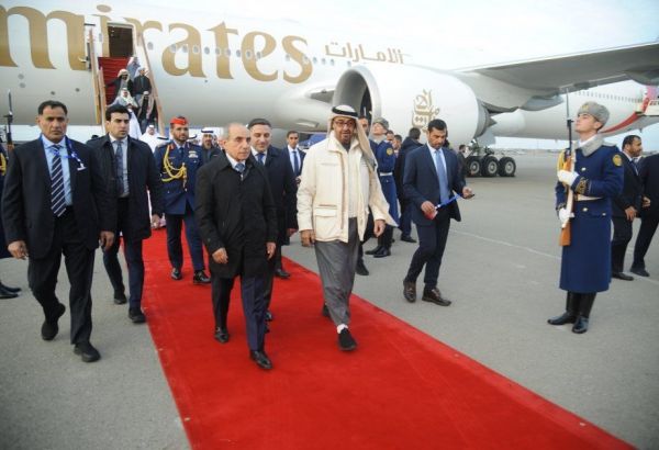 LE PRÉSIDENT DES ÉMIRATS ARABES UNIS ARRIVE EN AZERBAÏDJAN POUR UNE VISITE OFFICIELLE