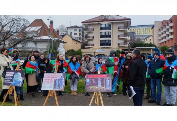 UNE MANIFESTATION ORGANISÉE EN FRANCE POUR PROTESTER CONTRE LE VANDALISME DU MONUMENT DE LA POÉTESSE AZERBAÏDJANAISE NATAVAN