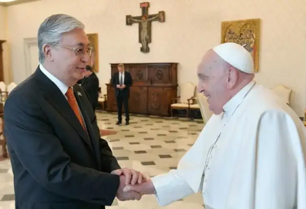 LE PAPE FRANÇOIS REMERCIE LE PRÉSIDENT KAZAKH TOKAYEV POUR SA CONTRIBUTION À LA PAIX ET À L'HARMONIE