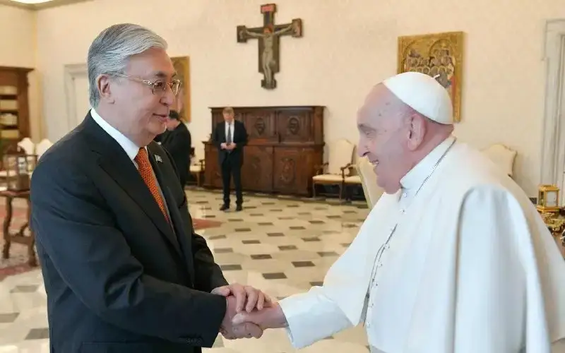 LE PAPE FRANÇOIS REMERCIE LE PRÉSIDENT KAZAKH TOKAYEV POUR SA CONTRIBUTION À LA PAIX ET À L'HARMONIE