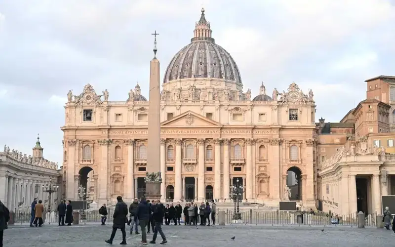 LE VATICAN ENTAME LE CONCLAVE POUR L'ÉLECTION DU NOUVEAU PONTIFE