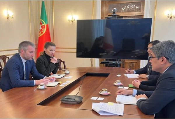 LA SOCIÉTÉ EIFFAGE ET L'OUZBÉKISTAN DISCUTENT DE PROJETS DANS DIFFERENTS DOMAINES