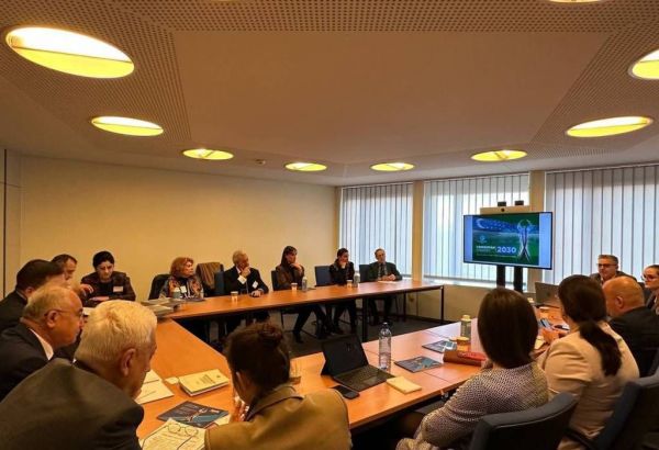 DES REPRESENTANTS DU PARLEMENT DE L'OUZBÉKISTAN RENCONTRENT DES MEMBRES DU PARLEMENT EUROPÉEN