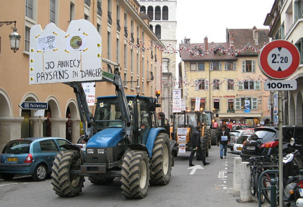 CRISE AGRICOLE EN FRANCE : LES AGRICULTEURS ANNONCE UNE NOUVELLE ACTION "POUR UNE DURÉE INDETERMINÉE"