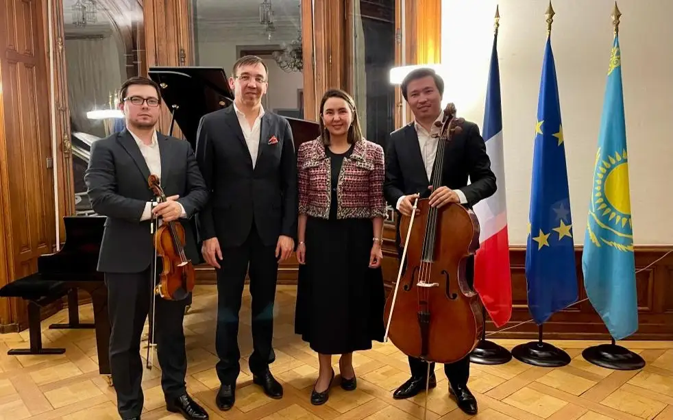 L'ENSEMBLE KAZAKH "FORTE TRIO" SURPREND STRASBOURG