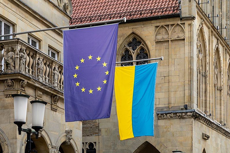 L'UE COMPTE UTILISER LES BÉNÉFICES TIRÉS DES AVOIRS RUSSES GELÉS POUR AIDER L'UKRAINE