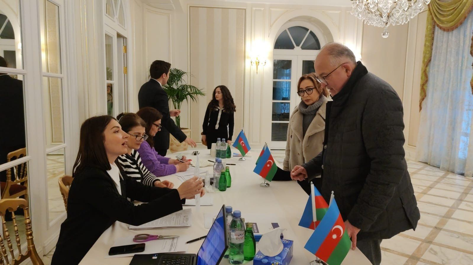 LES CITOYENS AZERBAÏDJANAIS EN FRANCE PARTICIPENT ACTIVEMENT À L'ÉLECTION PRÉSIDENTIELLE ANTICIPÉE