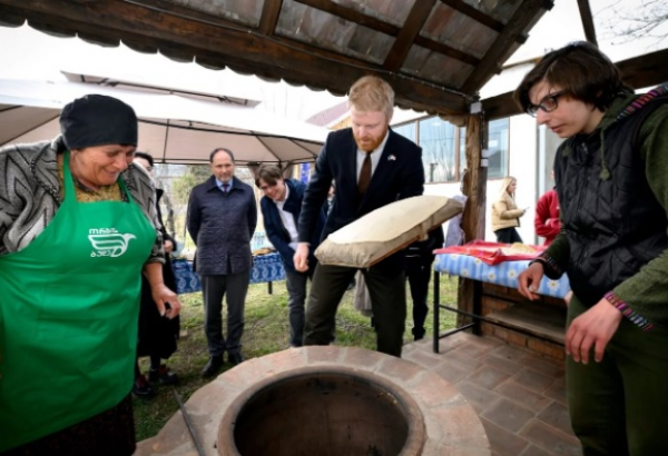 L'AMBASSADEUR EUROPÉEN EN GÉORGIE SE REND À MARNEULI ET À SAMSHVILDE POUR VOIR LES PROJETS SOUTENUS PAR L'UE